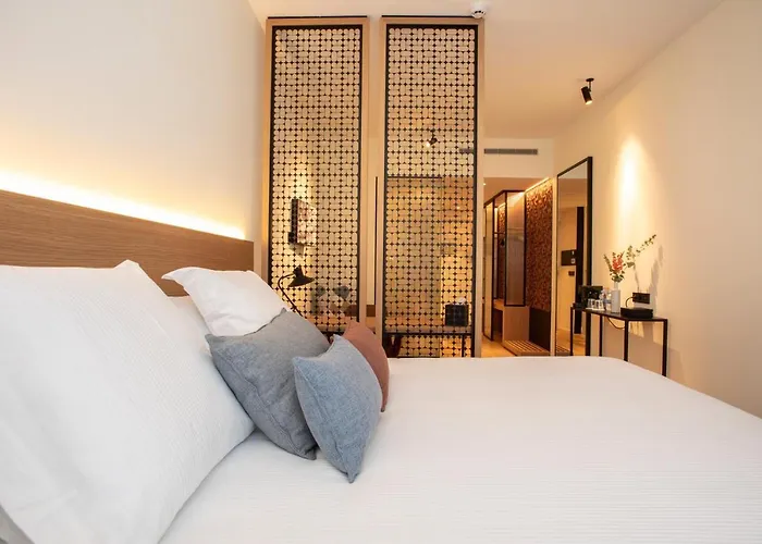 Paxton Hotel 4*