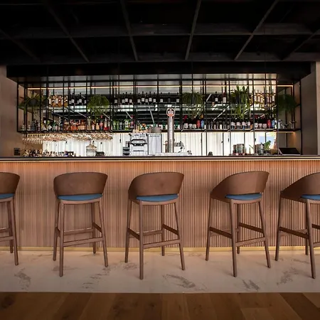 巴塞罗纳帕克斯顿酒店 4*